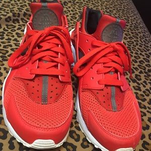Nike Women’s Air Huaraches—size 9, only worn twice